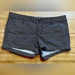 SO Black and White shorts - Size 7